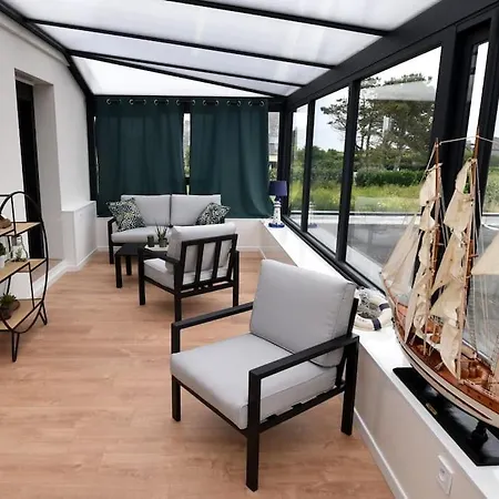 La Des Amiets, Piscine Chauffee Et A 500 M De La Cleder